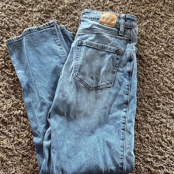 Hollister Women's Classic Blue Straight Leg Jeans - Picture 1 of 1